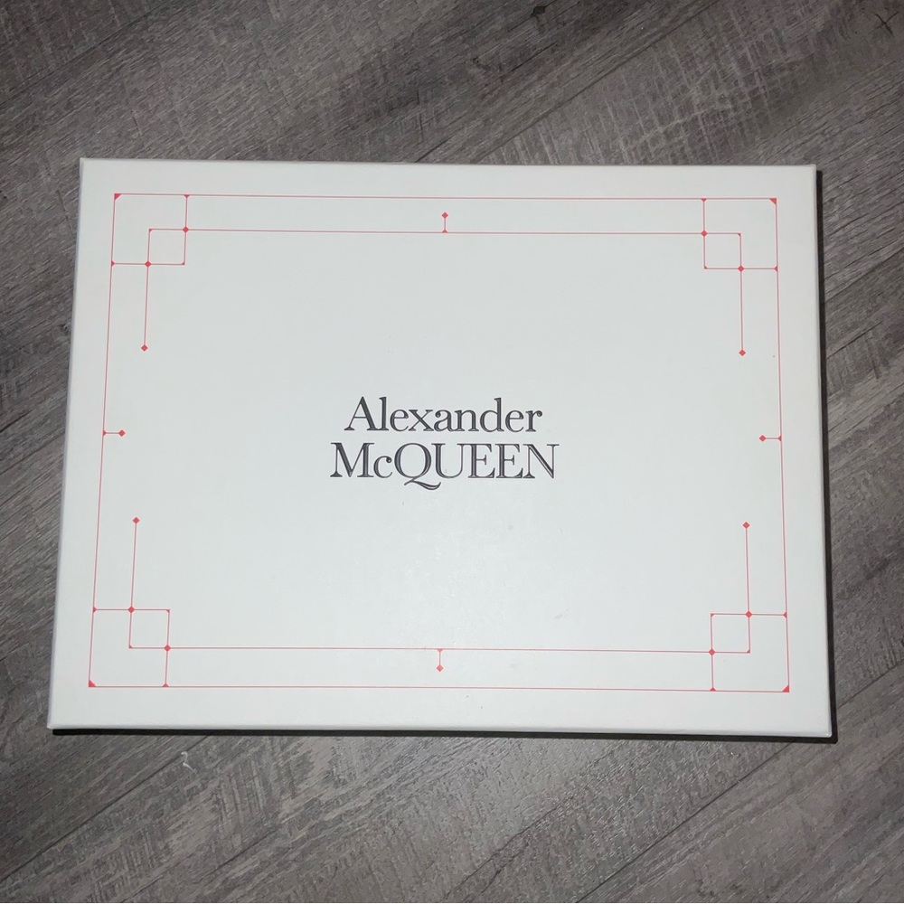Alexander Mcqueen - Picture 3 of 5